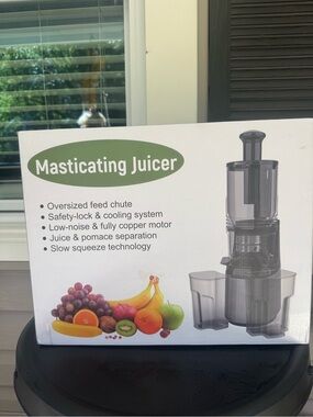 Masticating Juicer Slow Squeeze Cold Press Juicer  new open box